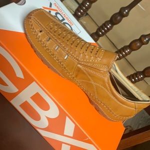 GBX Downtown size 7M tan